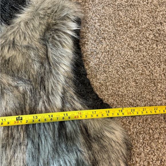 Loft Women’s Size XS/S Faux Fur Zipper Gray Vest Warm Winter Fall BusinessCasual - Picture 7 of 7